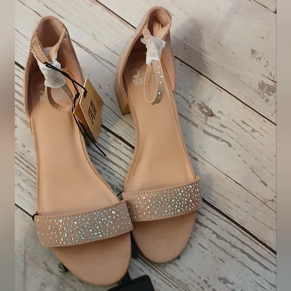 Madden NYC Little Girls Faux Suede Dress Sandals Neutral With Glittery Studs 13